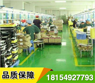 車間倉庫、劃線施工不用噴涂機械,熱熔機械,地面涂膠后直接粘貼,立即可以通車,野外施工簡便,經久耐用,標線邊緣整齊,作圖剪字方便,長期使用之平均造價低于所有標線漆價格.高速路一